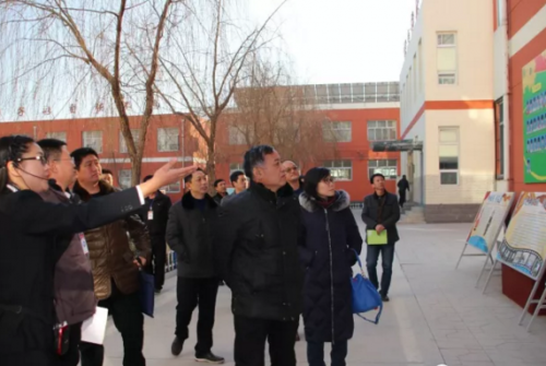 同连中学顺利通过省级依法治校示范校验收”
