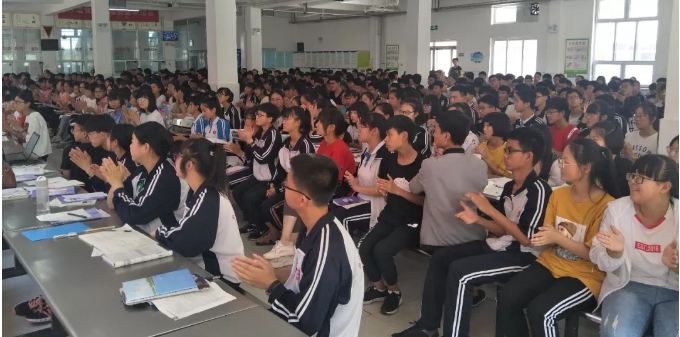 排忧解难 掌握方法——我校九年级组织学生进行大课复习”